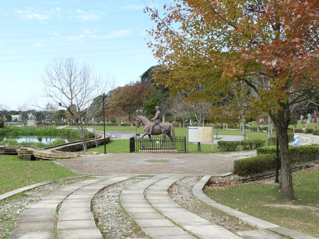 慈湖陵寢（前慈湖）的圖片：慈湖蔣公銅像公園（123658896）