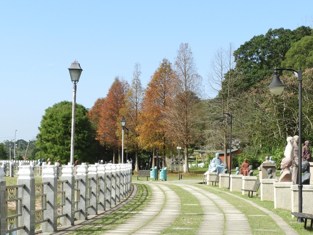 慈湖陵寢（前慈湖）的圖片：慈湖蔣公銅像公園（123658913）