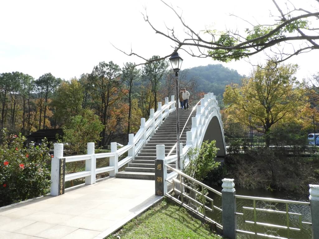 慈湖陵寢（前慈湖）的圖片：慈湖橋（123658916）