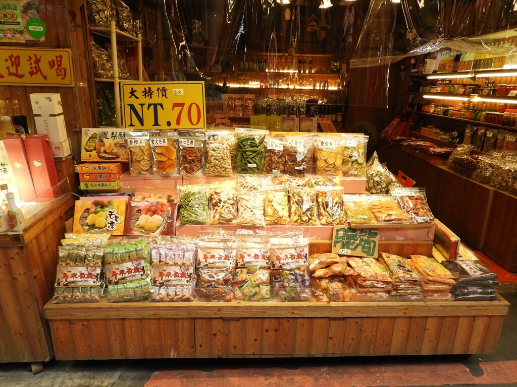 烏來老街的圖片：各式果乾、蔬菜乾、脆筍