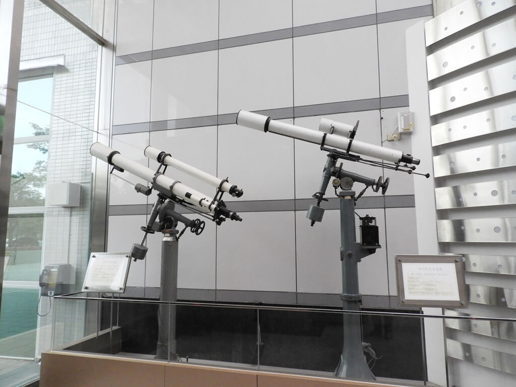 臺北市立天文科學教育館的圖片：四吋及五吋折光赤道儀