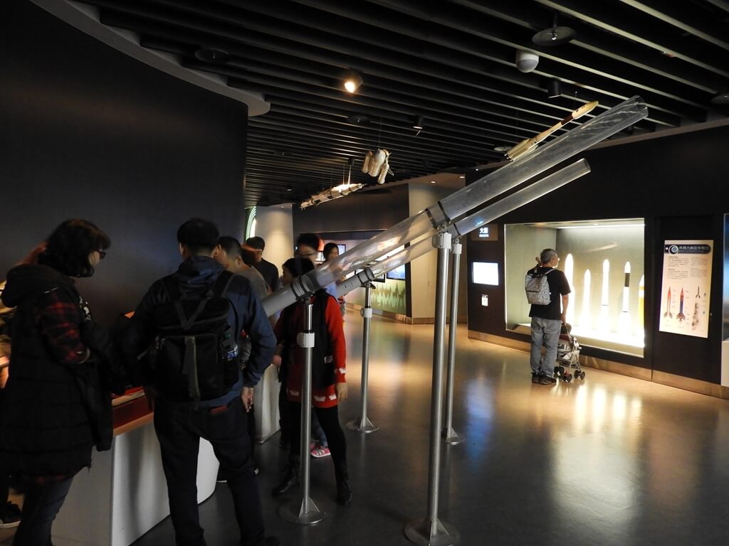 臺北市立天文科學教育館的圖片：提供遊客們體驗的發射寶特瓶裝置