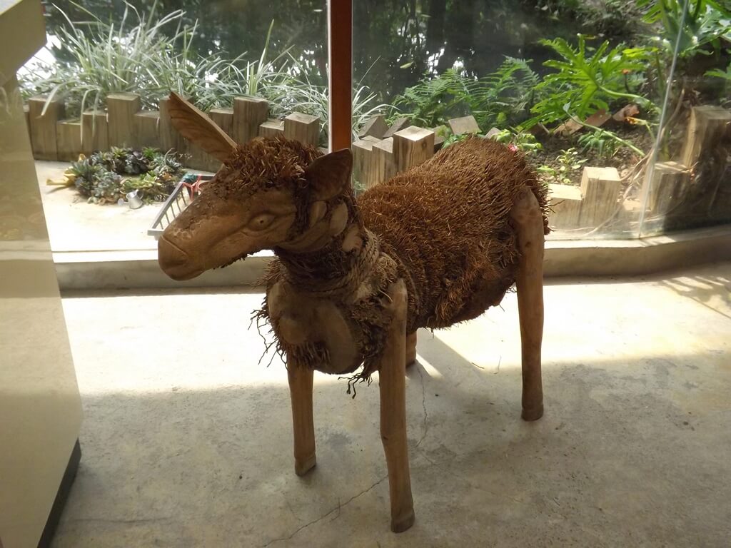 雅聞魅力博覽館的圖片：竹與木所創造的狗
