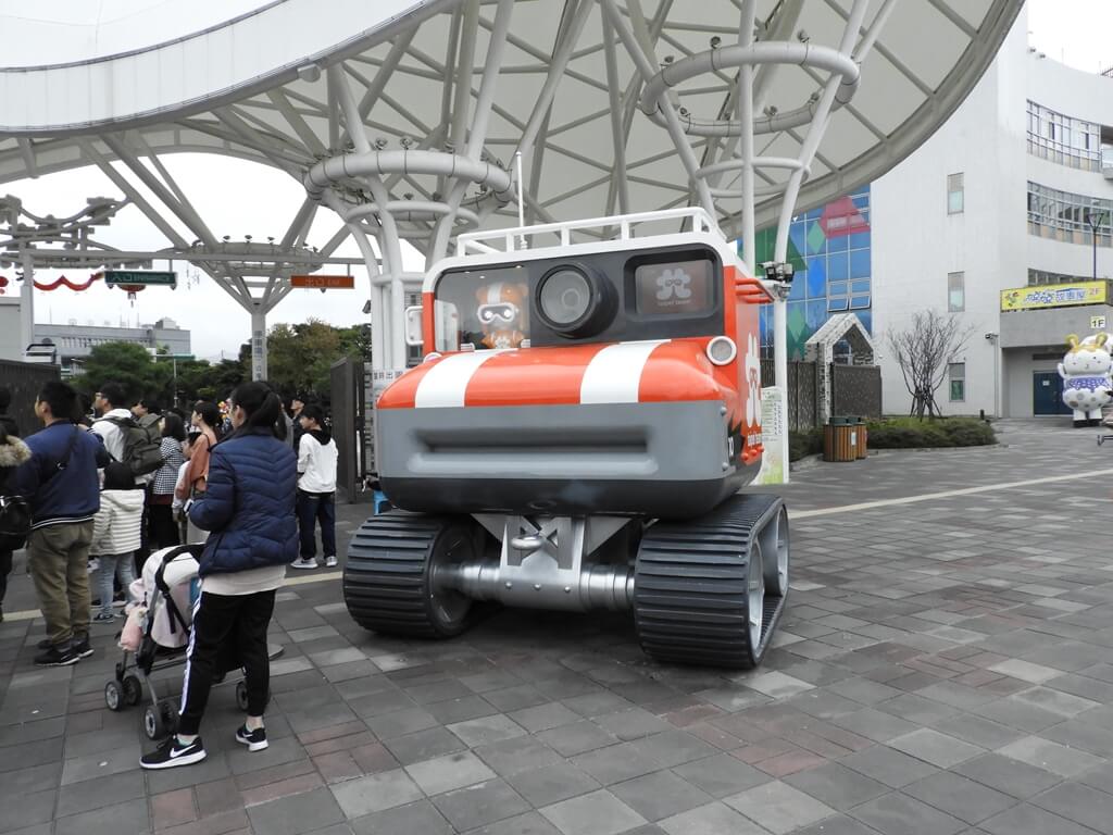 臺北市兒童新樂園的圖片：卡通履帶車