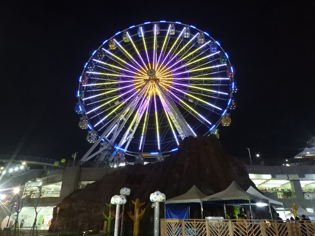 臺北市兒童新樂園的圖片：夜晚的水果摩天輪（123659465）
