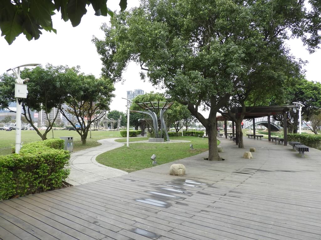 桃園風禾公園的圖片：公園內步道