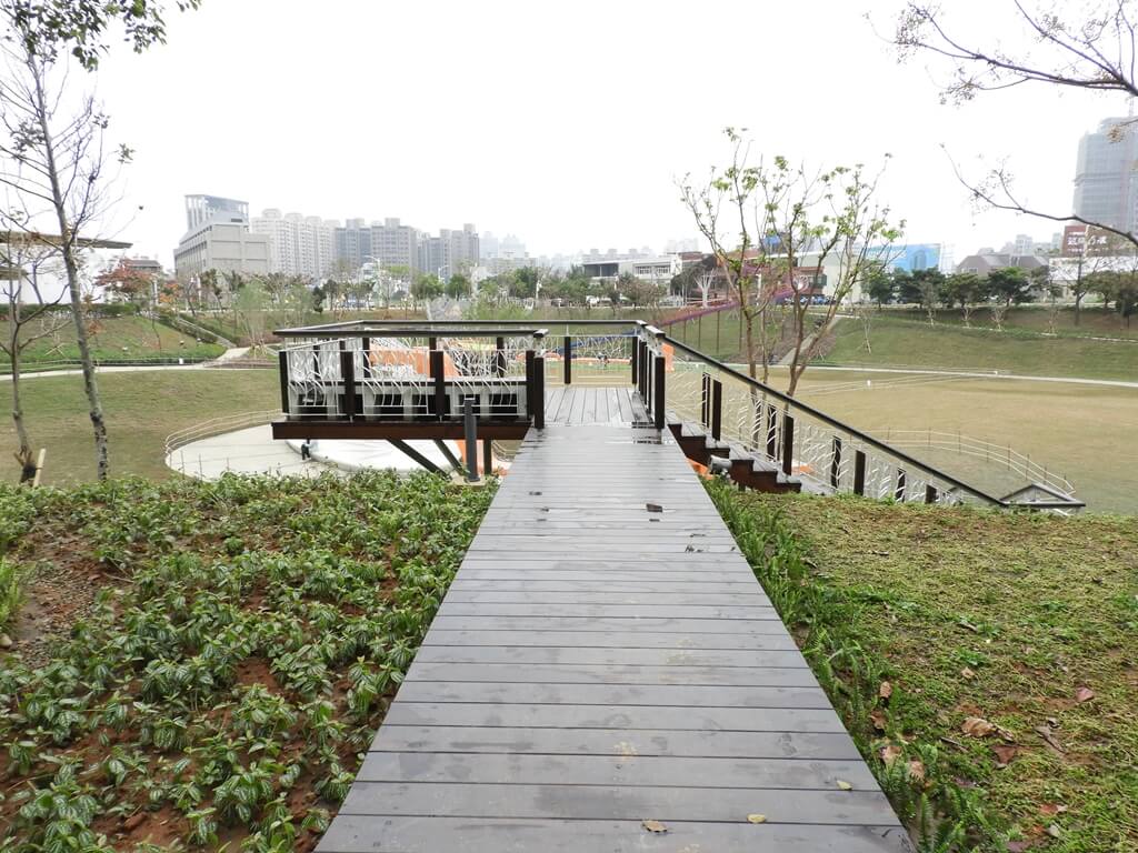 桃園風禾公園的圖片：森林漫遊記事旁的懸空觀景台