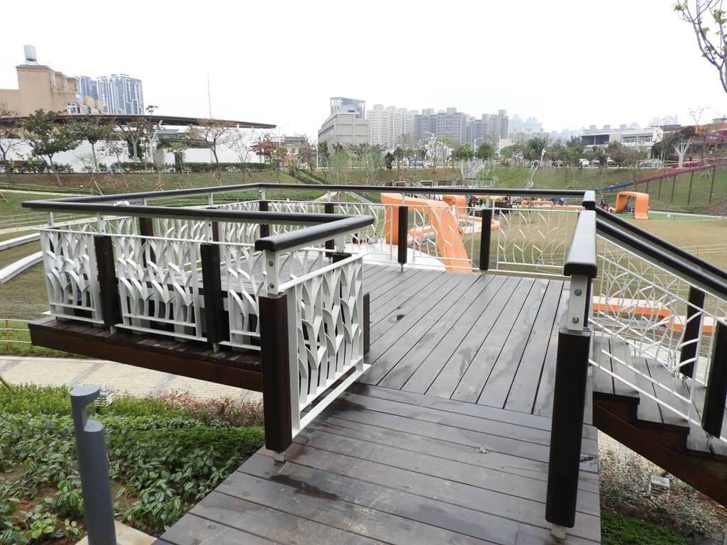 桃園風禾公園的圖片：懸空木棧觀景台