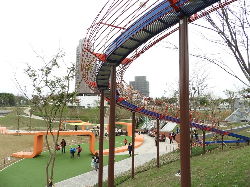 桃園風禾公園的圖片：滾輪溜滑梯（123659528）