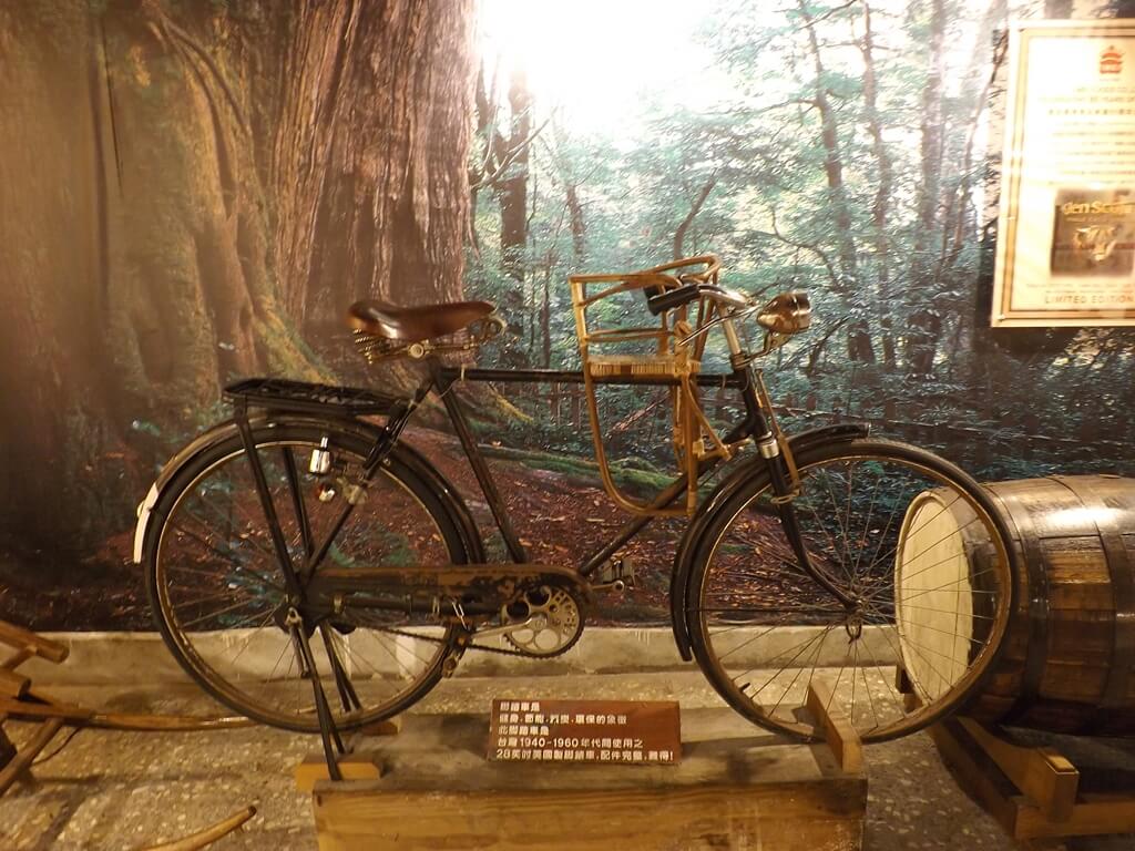 義美食品觀光工廠（義美食品生產．生態．生活廠區）的圖片：1940~1960使用的28吋英國製腳踏車