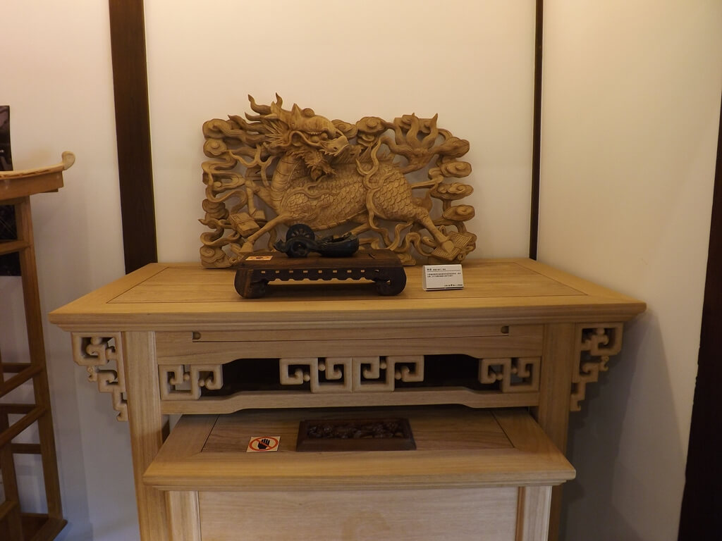 大溪木藝生態博物館的圖片：神桌及木雕擺設