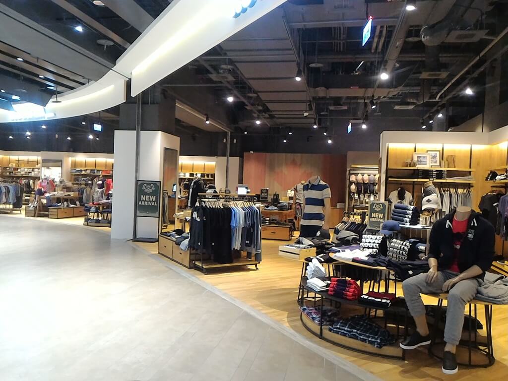 GlobalMall 環球購物中心桃園 A8的圖片：品牌流行服飾店