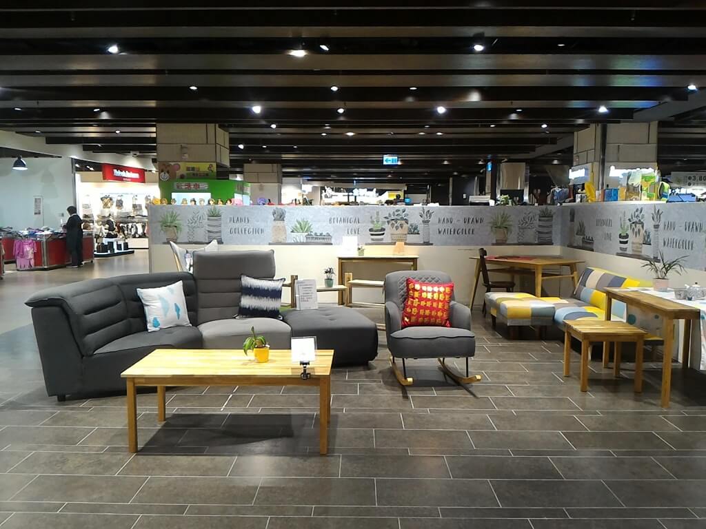 GlobalMall 環球購物中心桃園 A8的圖片：沙發桌椅販售區