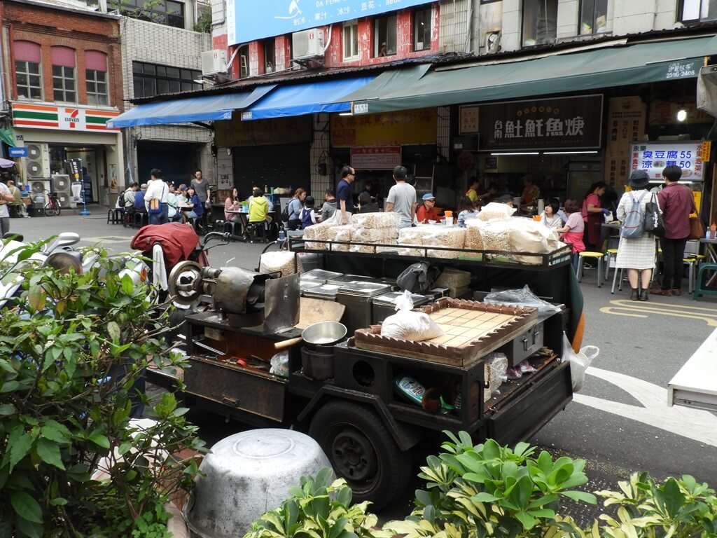 迪化街的圖片：路邊的古早味爆米香