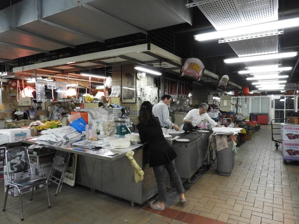 永樂布業商場（永樂市場）的圖片：永樂市場 1F 六利商店，潤餅皮