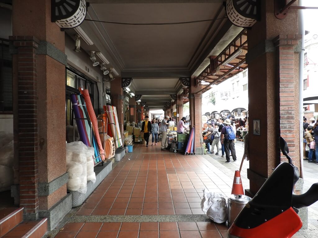 永樂布業商場（永樂市場）的圖片：永樂市場1F室外走廊（123660663）