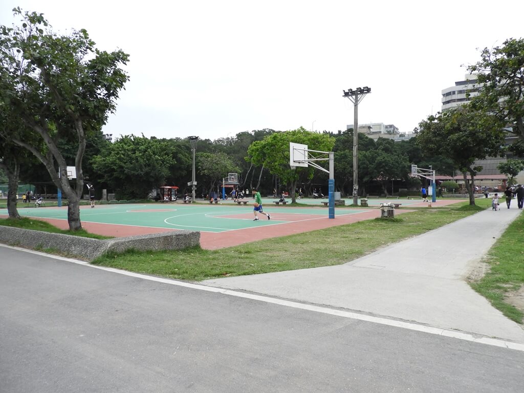 延平河濱公園（台北市）的圖片：籃球場（123660684）