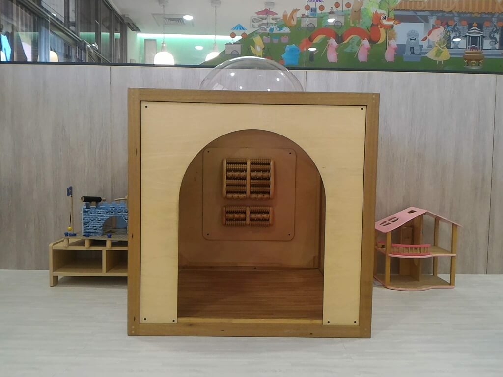 桃園市平鎮親子館的圖片：木製遊戲小空間