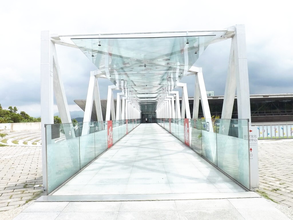 臺灣客家文化館的圖片：透明玻璃的空橋