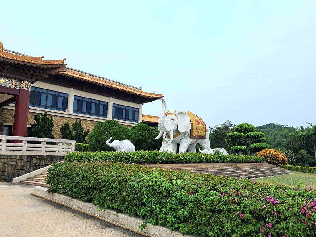 佛光山佛陀紀念館禮敬大廳的圖片：第4張照片