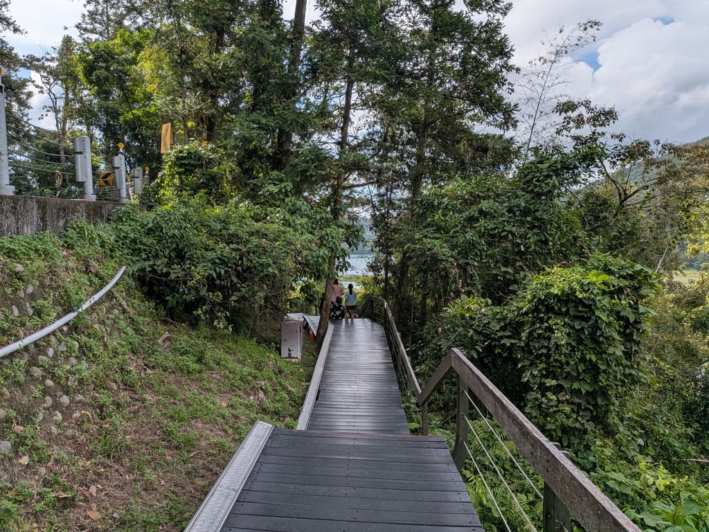 九蛙疊像的圖片：第4張照片